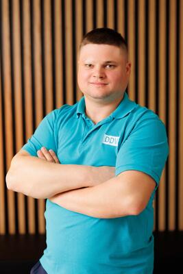 Portait de Gheorghe, notre chef d'équipe et chauffeur poids lourd Portait de Gheorghe, notre chef d'équipe et chauffeur poids lourd