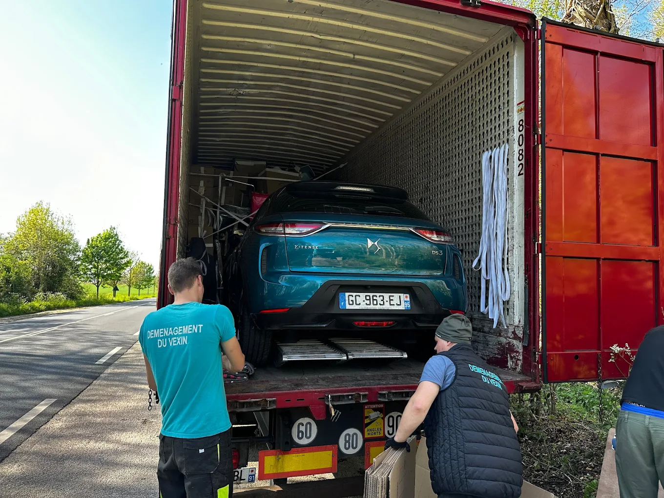 Équipe de déménagement professionnelle en Normandie