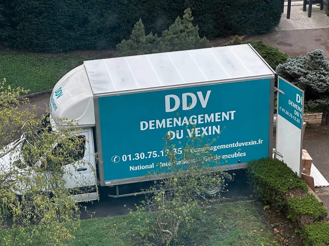 Équipe de déménagement professionnelle en intervention dans le Calvados