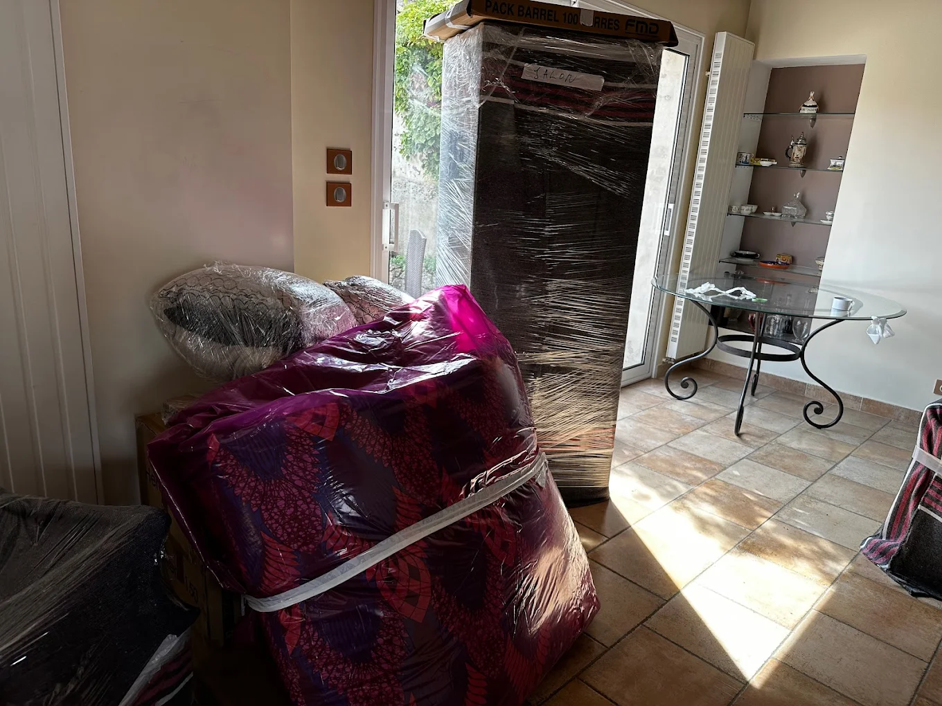 Équipe de déménagement professionnelle en intervention à Clichy