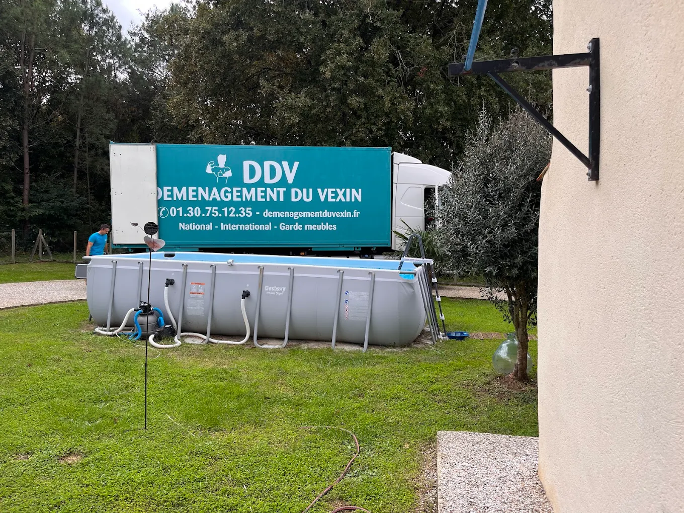 Équipe de déménagement professionnelle en intervention à Herblay-sur-Seine