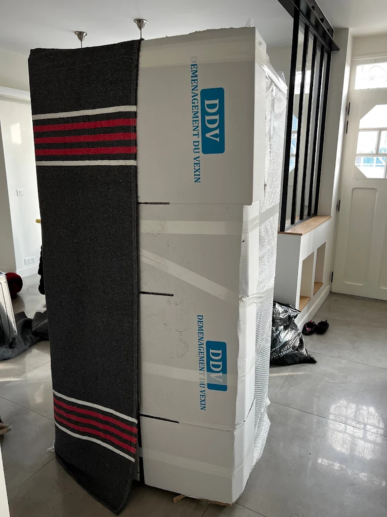 Équipe de déménagement professionnelle en intervention à Nanterre et La Défense