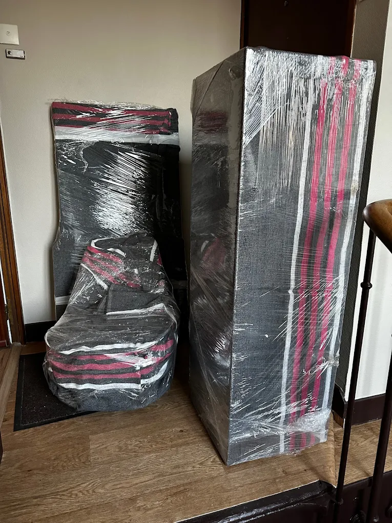 Équipe de déménagement professionnelle en intervention à Sarcelles